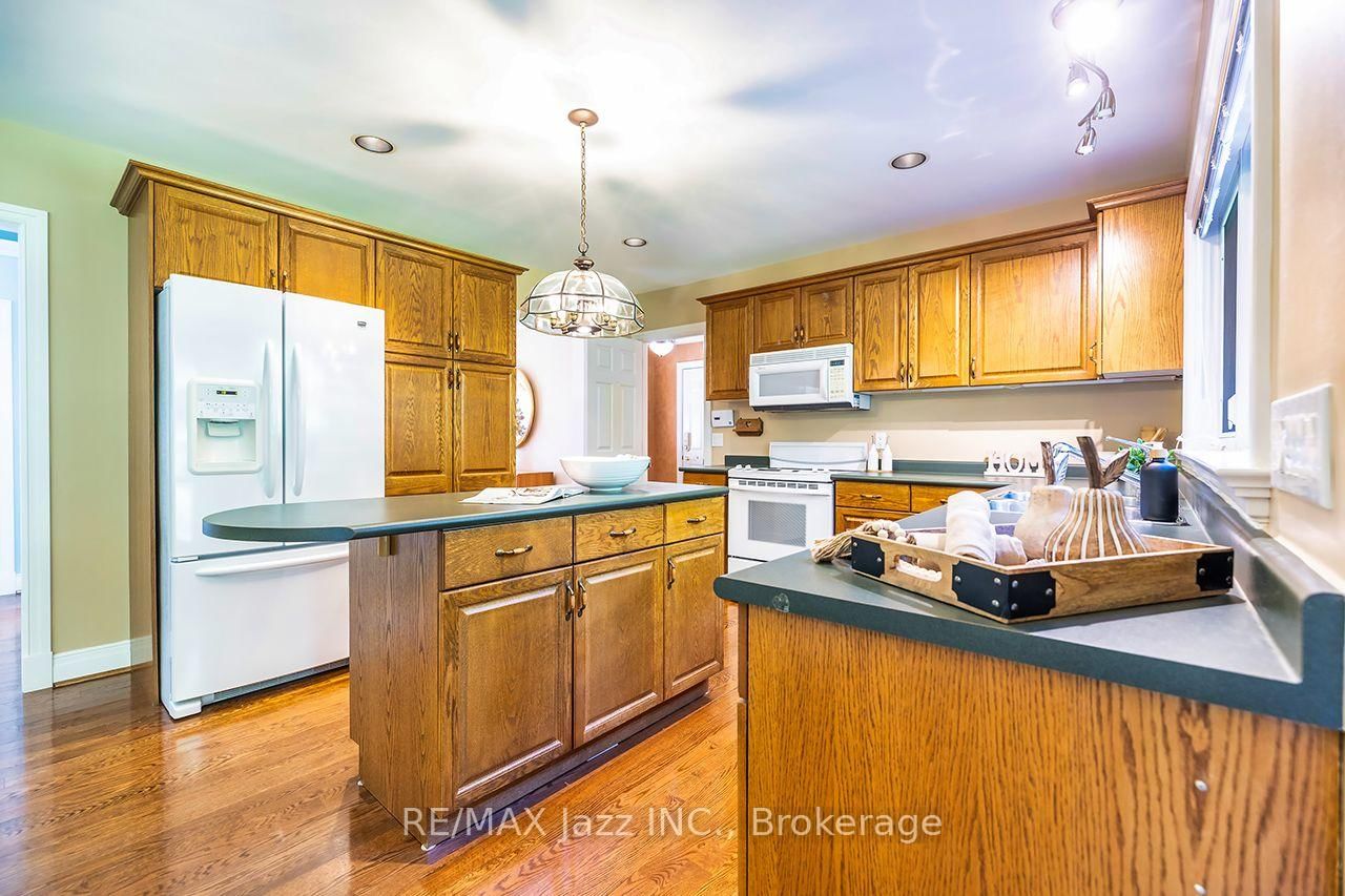 20 Timberlane Court • Clarington, ON photo 11