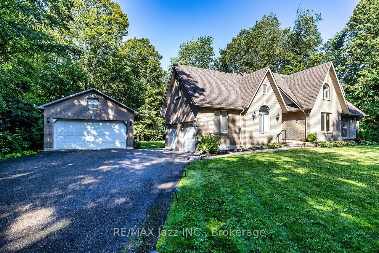20 Timberlane Court • Clarington, ON photo 2
