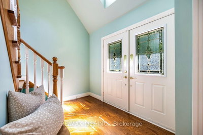 20 Timberlane Court • Clarington, ON photo 3