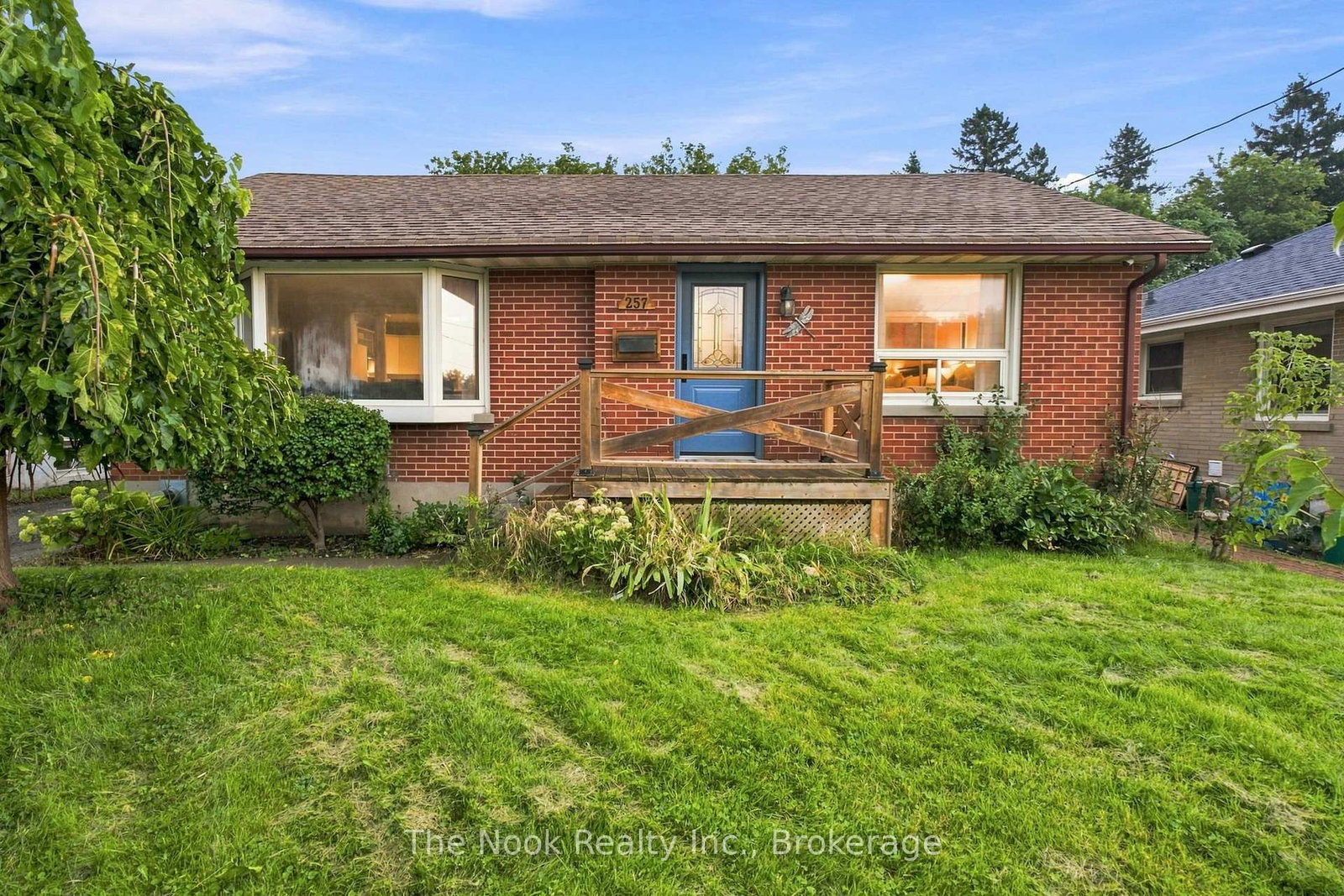 257 Wilson Road S • Oshawa, ON photo 2