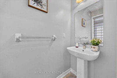 10 Gusul Avenue • Clarington, ON photo 8