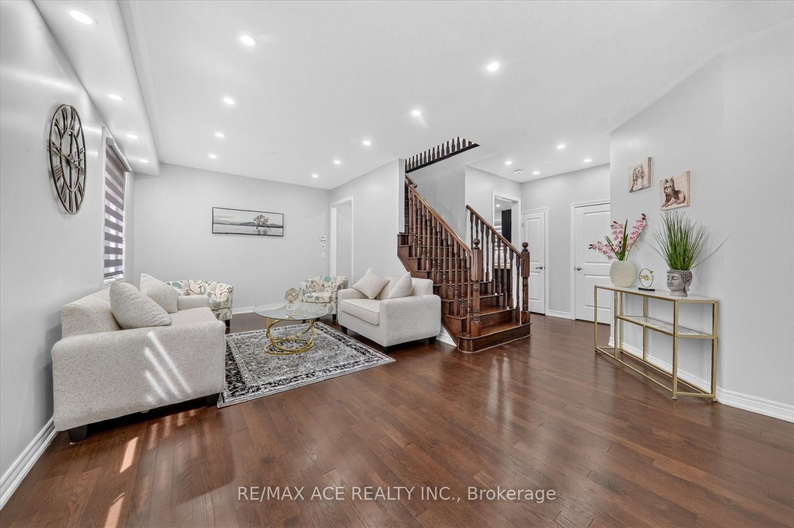 10 Gusul Avenue • Clarington, ON photo 9
