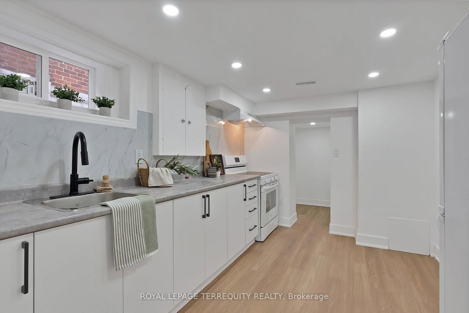 40 Leroy Avenue • Toronto, ON photo 35