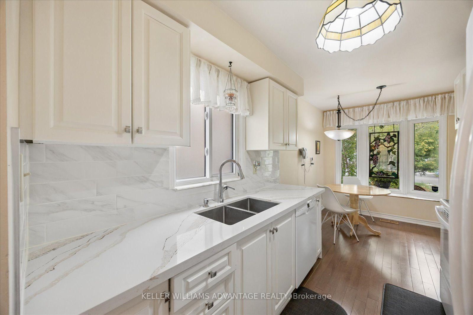 120 Winter Gardens Trail • Toronto, ON photo 10