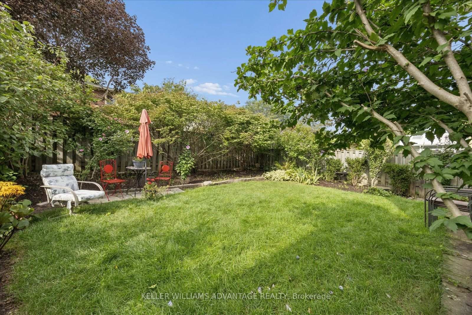 120 Winter Gardens Trail • Toronto, ON photo 30