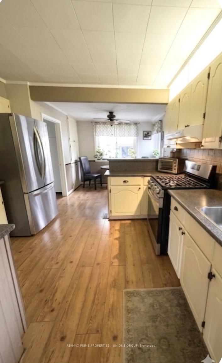 40 Jeavons Avenue • Toronto, ON photo 7