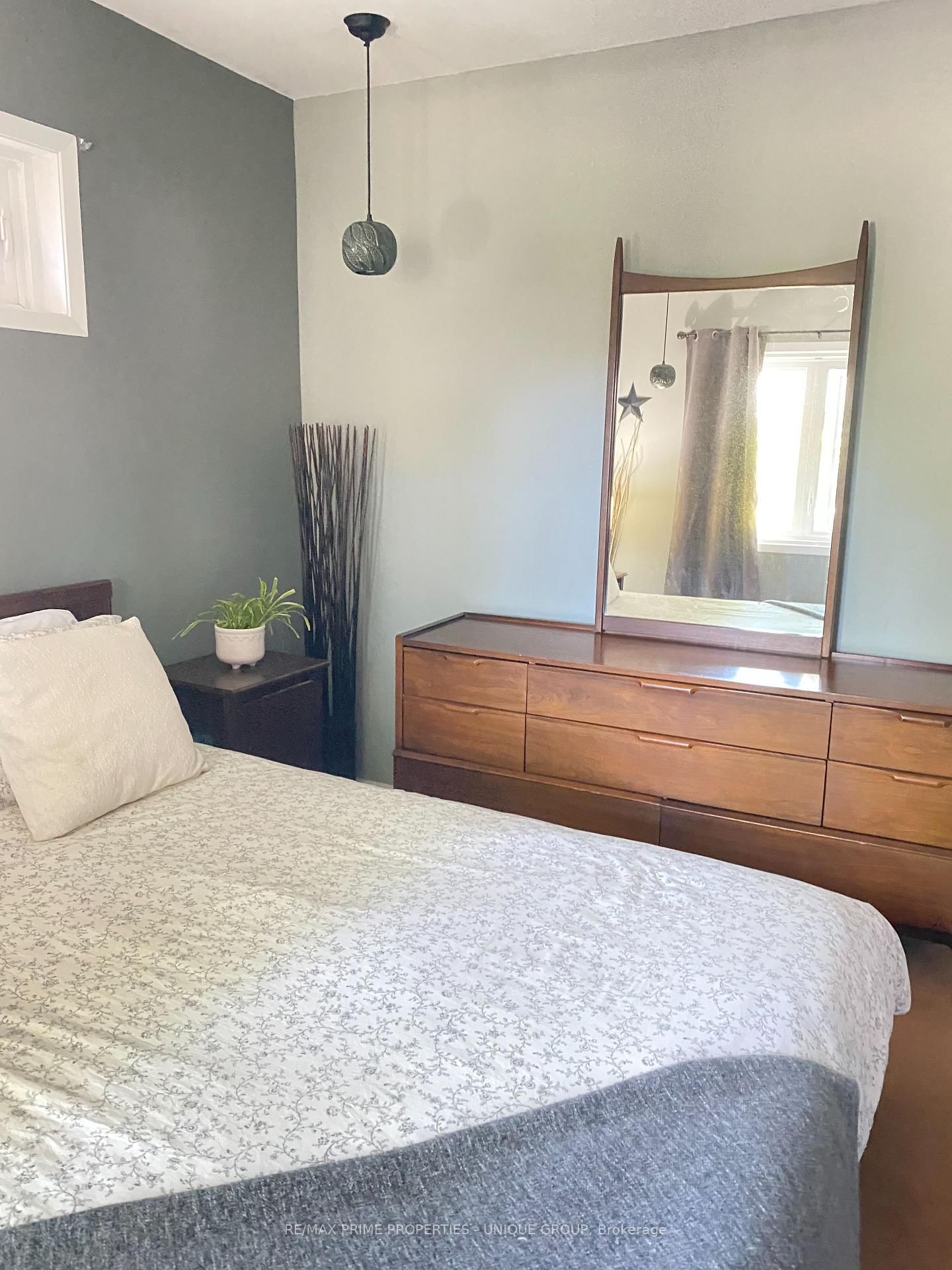 40 Jeavons Avenue • Toronto, ON photo 9