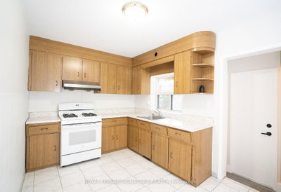 393 Milverton Toronto,ON M4J 1W1 — Photo 5