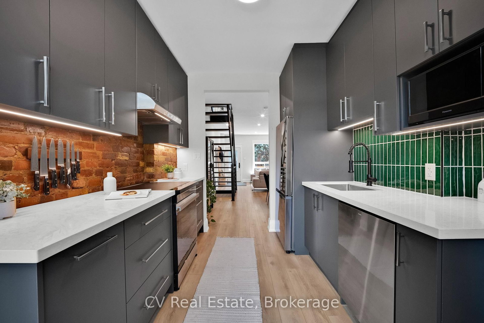 72 Hamilton Street • Toronto, ON photo 8