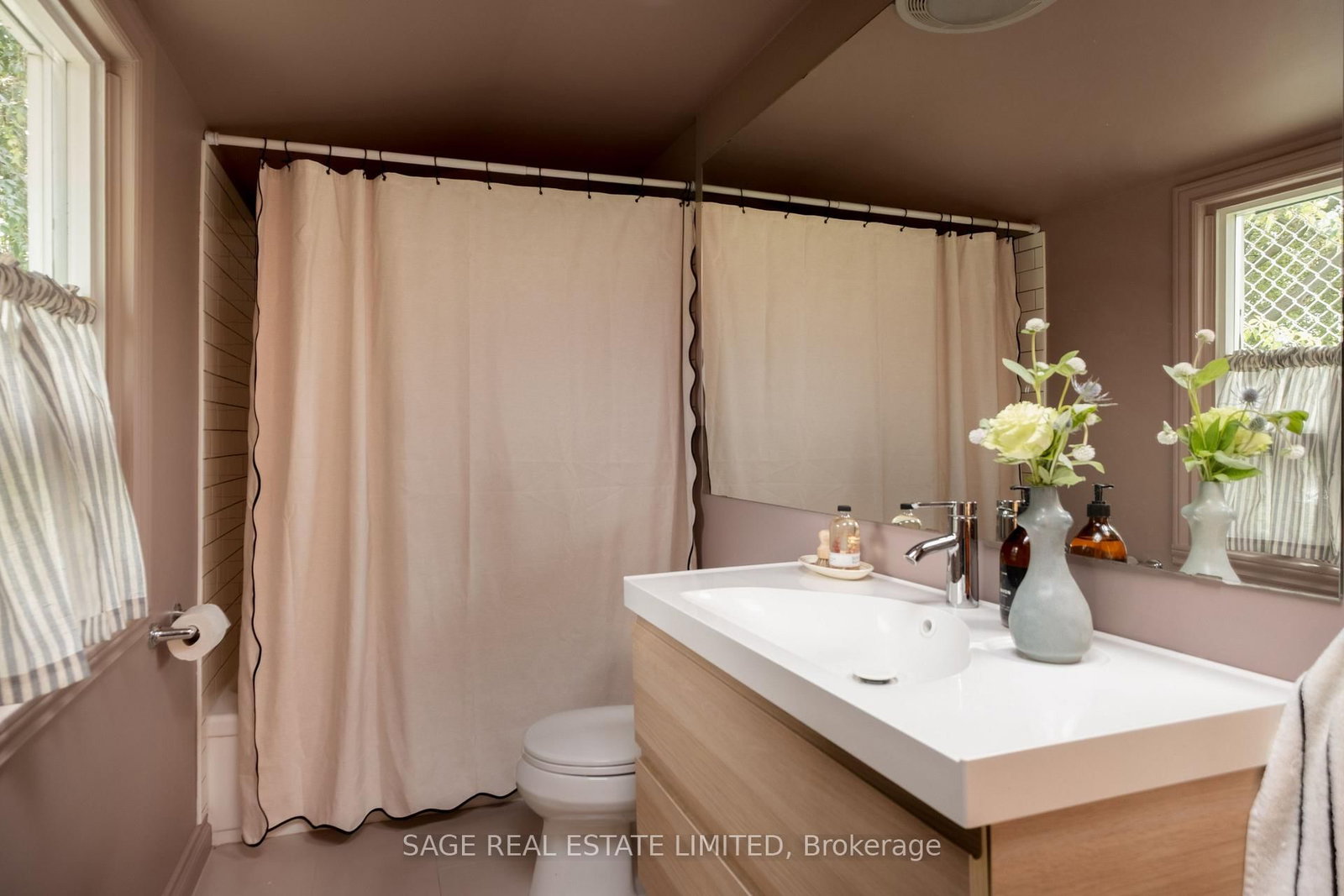 29 Bushell Avenue • Toronto, ON photo 18
