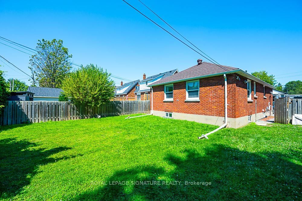 102 Central Park Boulevard N • Oshawa, ON photo 4