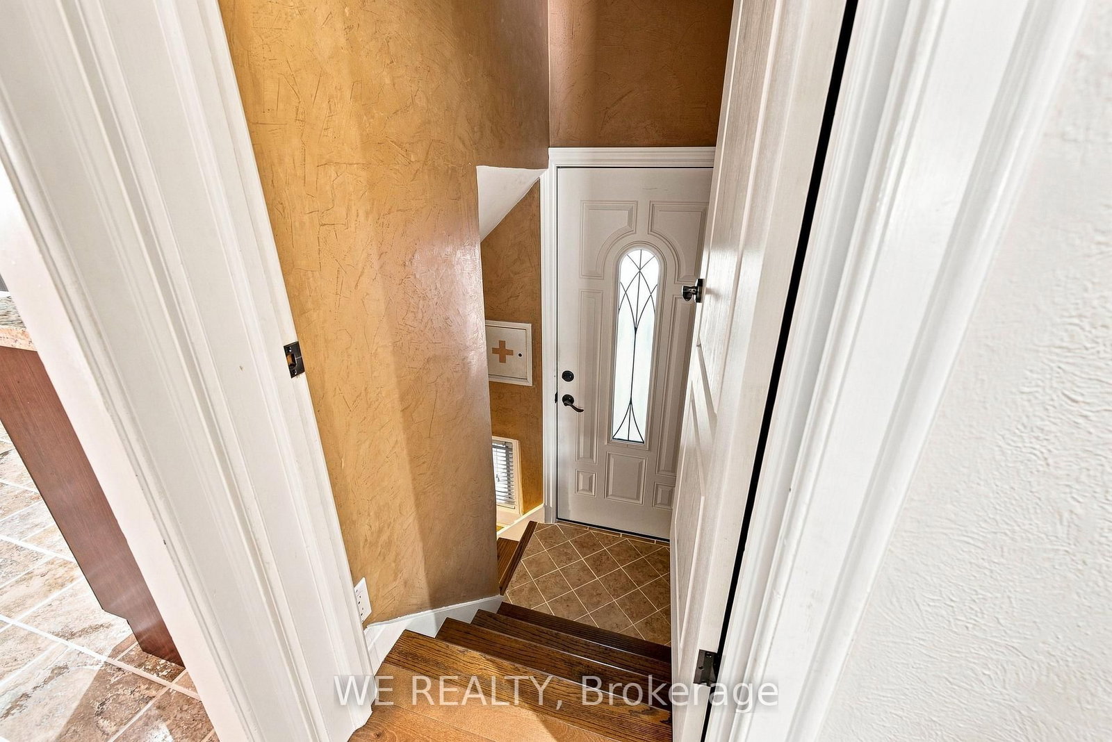 12 Fairside Avenue • Toronto, ON photo 19