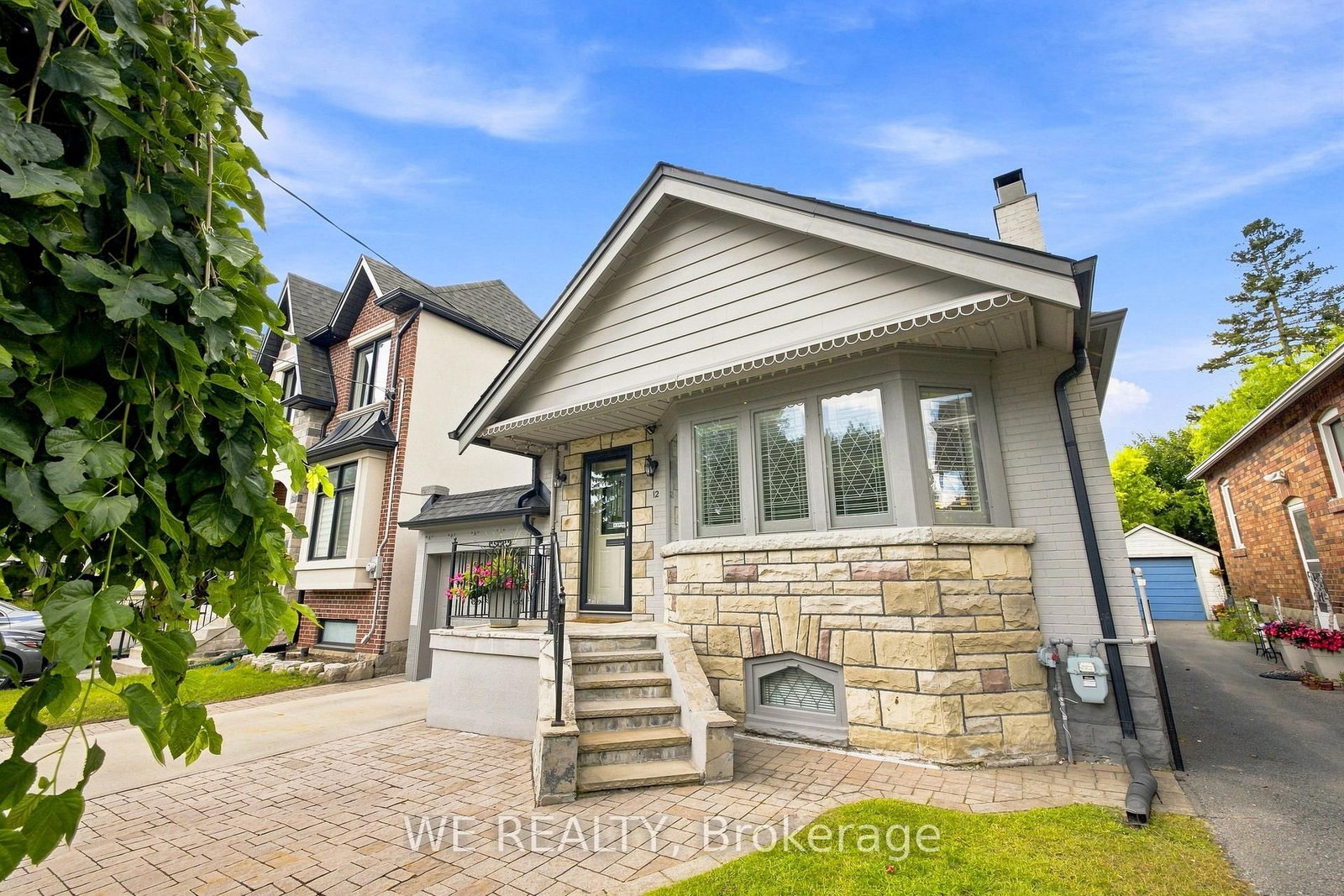 12 Fairside Avenue • Toronto, ON photo 3