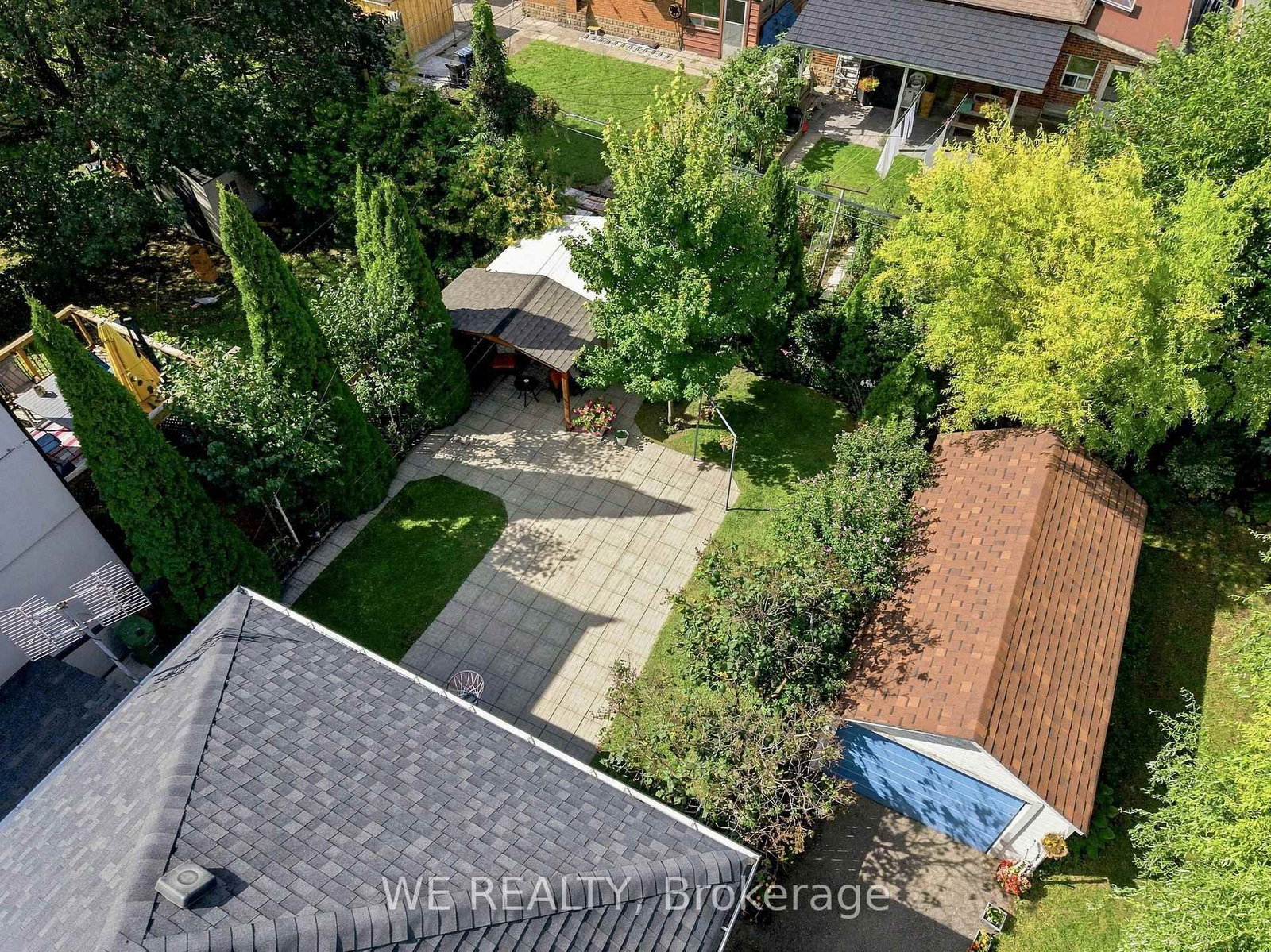 12 Fairside Avenue • Toronto, ON photo 34