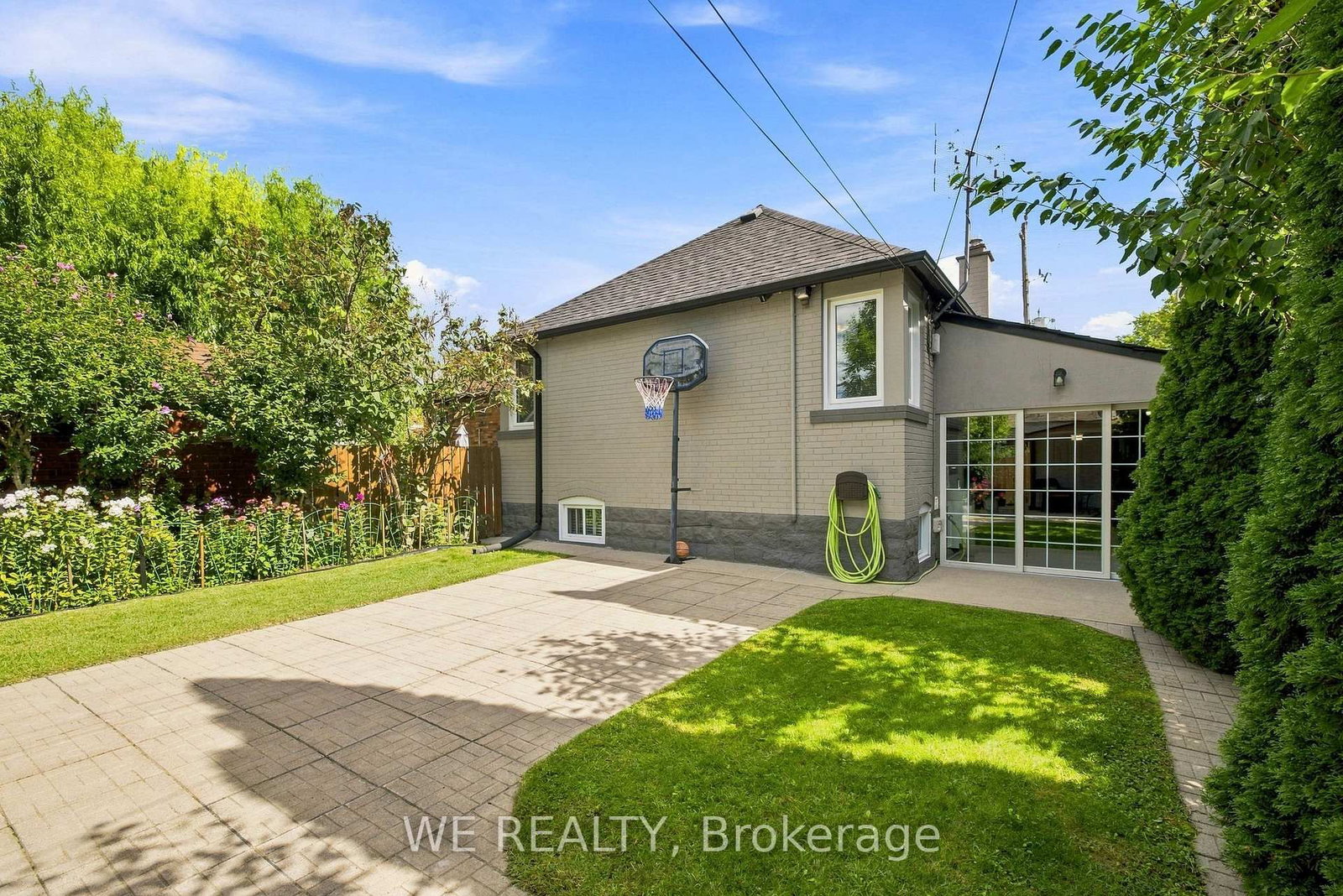 12 Fairside Avenue • Toronto, ON photo 39