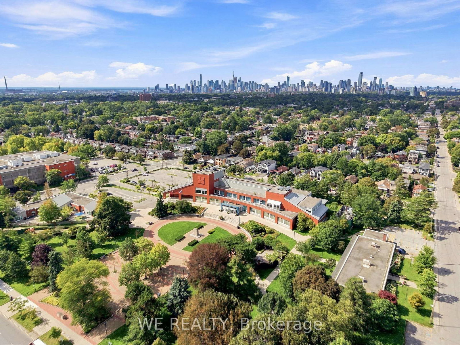 12 Fairside Avenue • Toronto, ON photo 45
