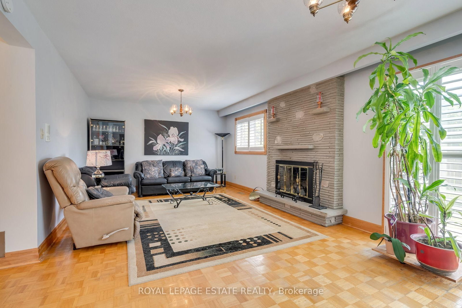 17 Altair Avenue • Toronto, ON photo 8