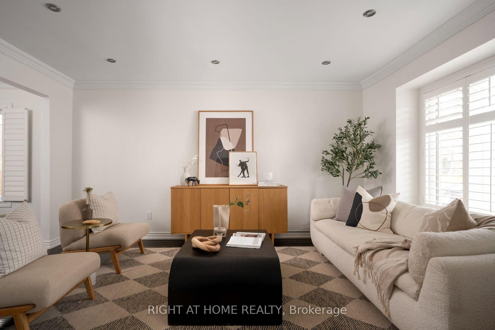 167 Goldhawk Trail • Toronto, ON photo 4