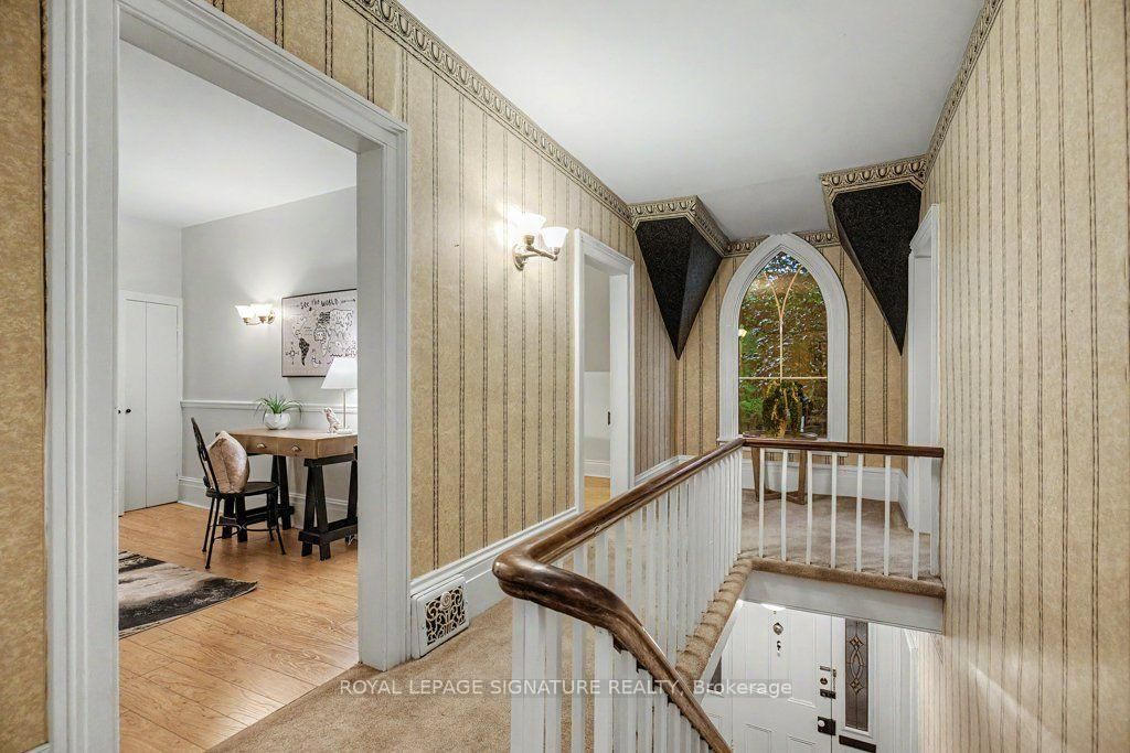 311 Byron Street N • Whitby, ON photo 16