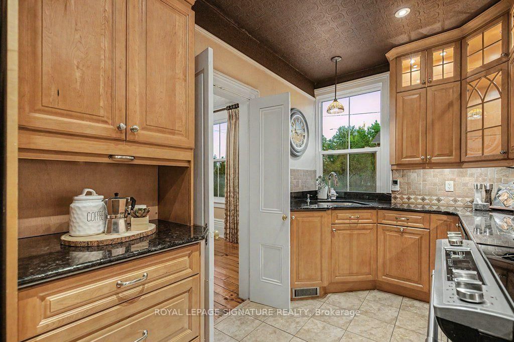 311 Byron Street N • Whitby, ON photo 8