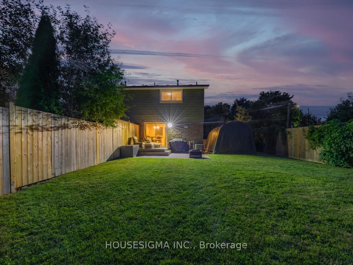 1379 Orlando Court • Oshawa, ON photo 5