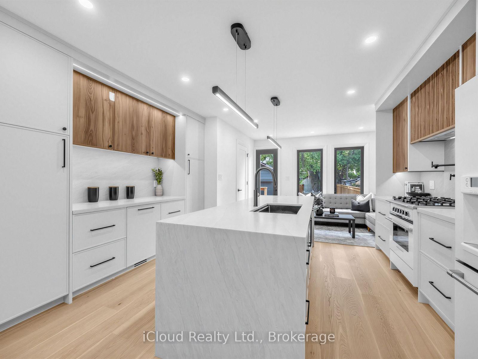 96 Woodycrest Avenue • Toronto, ON photo 13