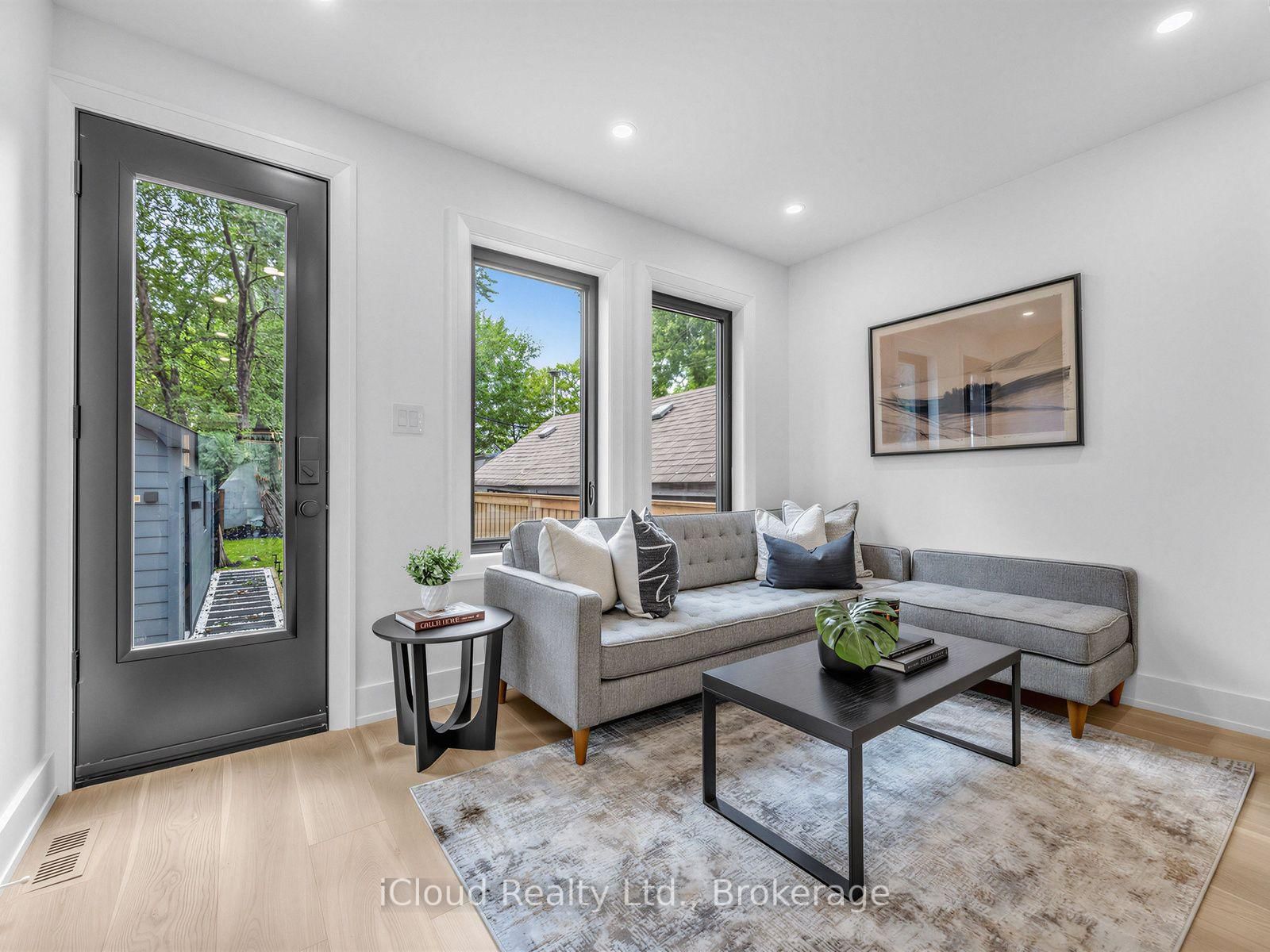 96 Woodycrest Avenue • Toronto, ON photo 20