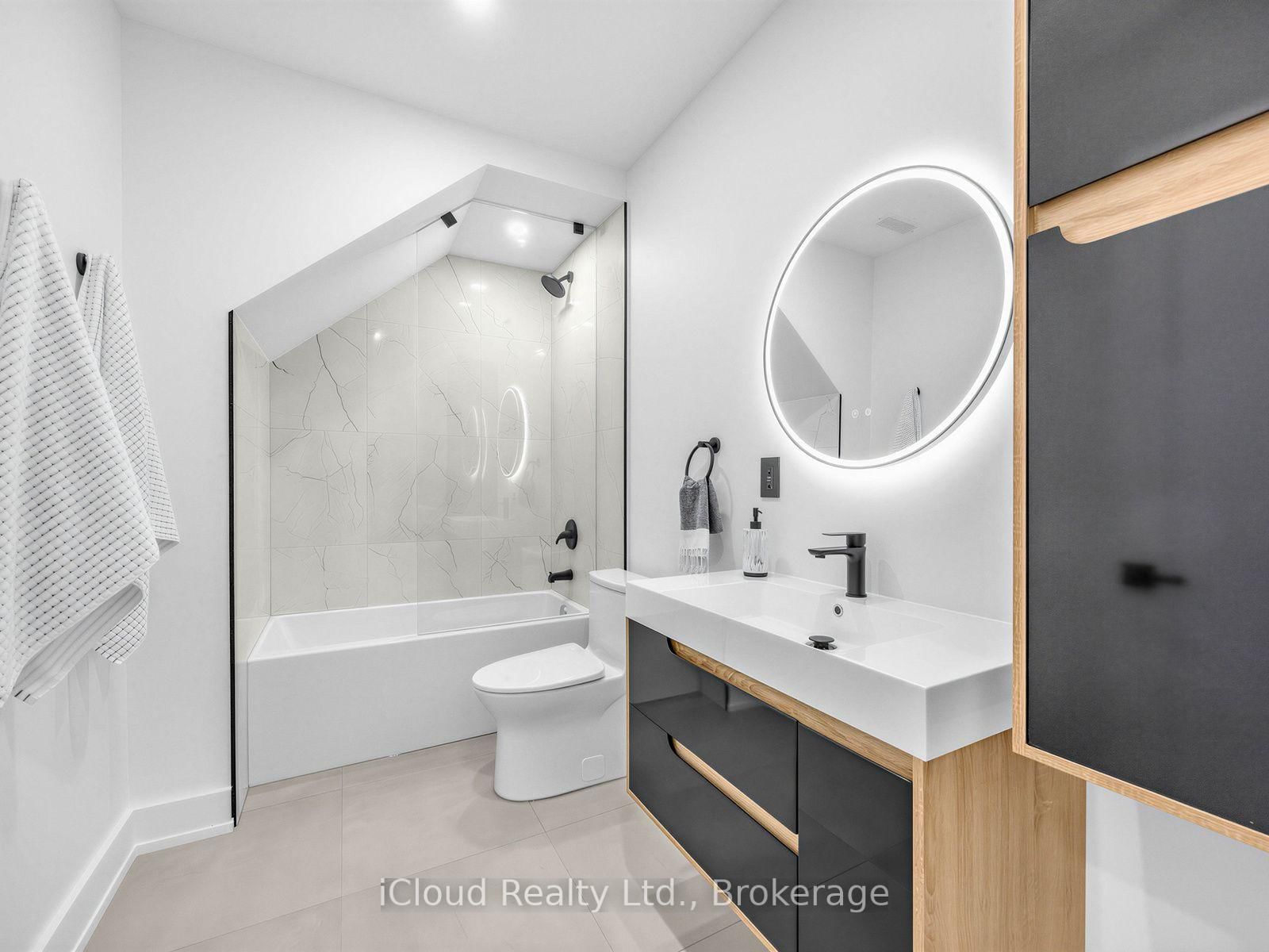 96 Woodycrest Avenue • Toronto, ON photo 26