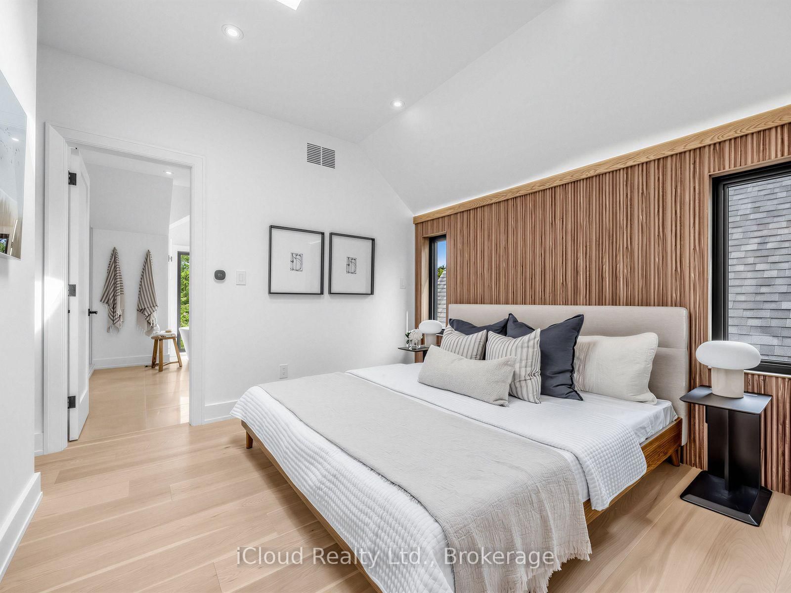 96 Woodycrest Avenue • Toronto, ON photo 31