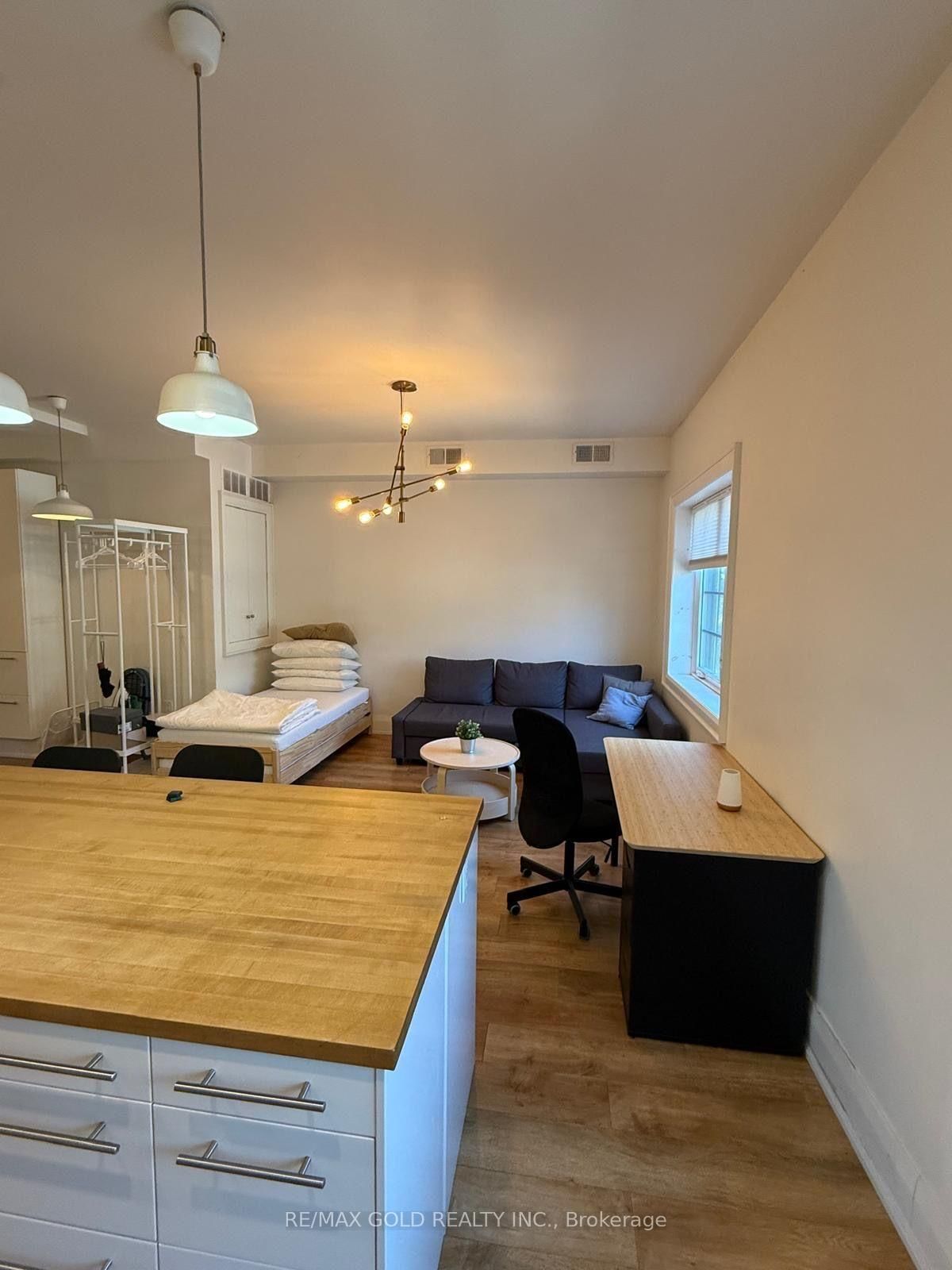 Studio - 2215 Danforth Avenue, Toronto 5