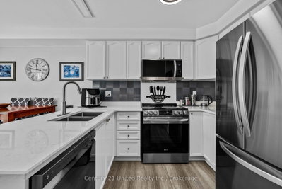 49 Waterview Lane • Clarington, ON photo 5