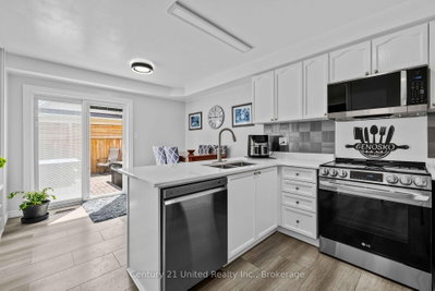 49 Waterview Lane • Clarington, ON photo 6