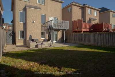 157 Dooley Crescent • Ajax, ON photo 2