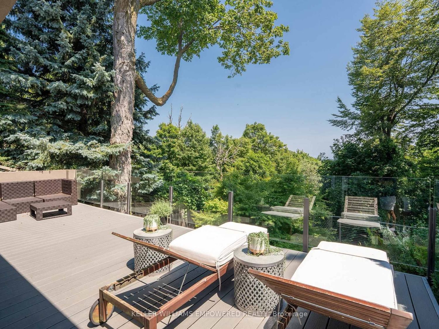 9 Fenwood Heights • Toronto, ON photo 15