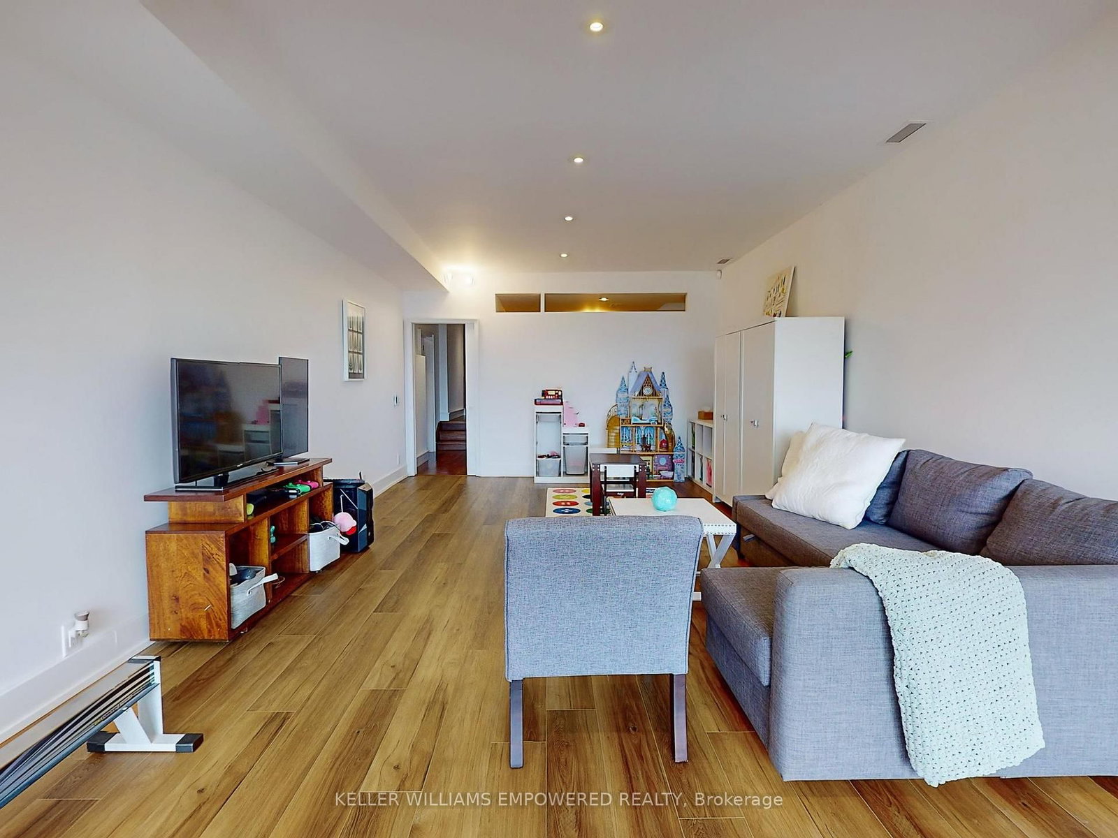 9 Fenwood Heights • Toronto, ON photo 40