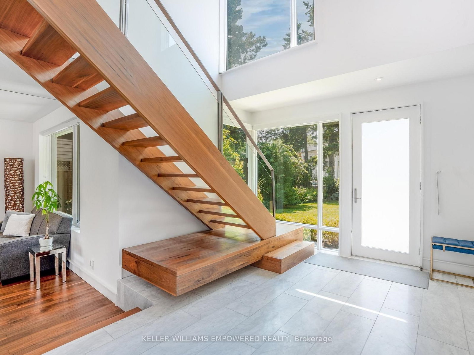 9 Fenwood Heights • Toronto, ON photo 6