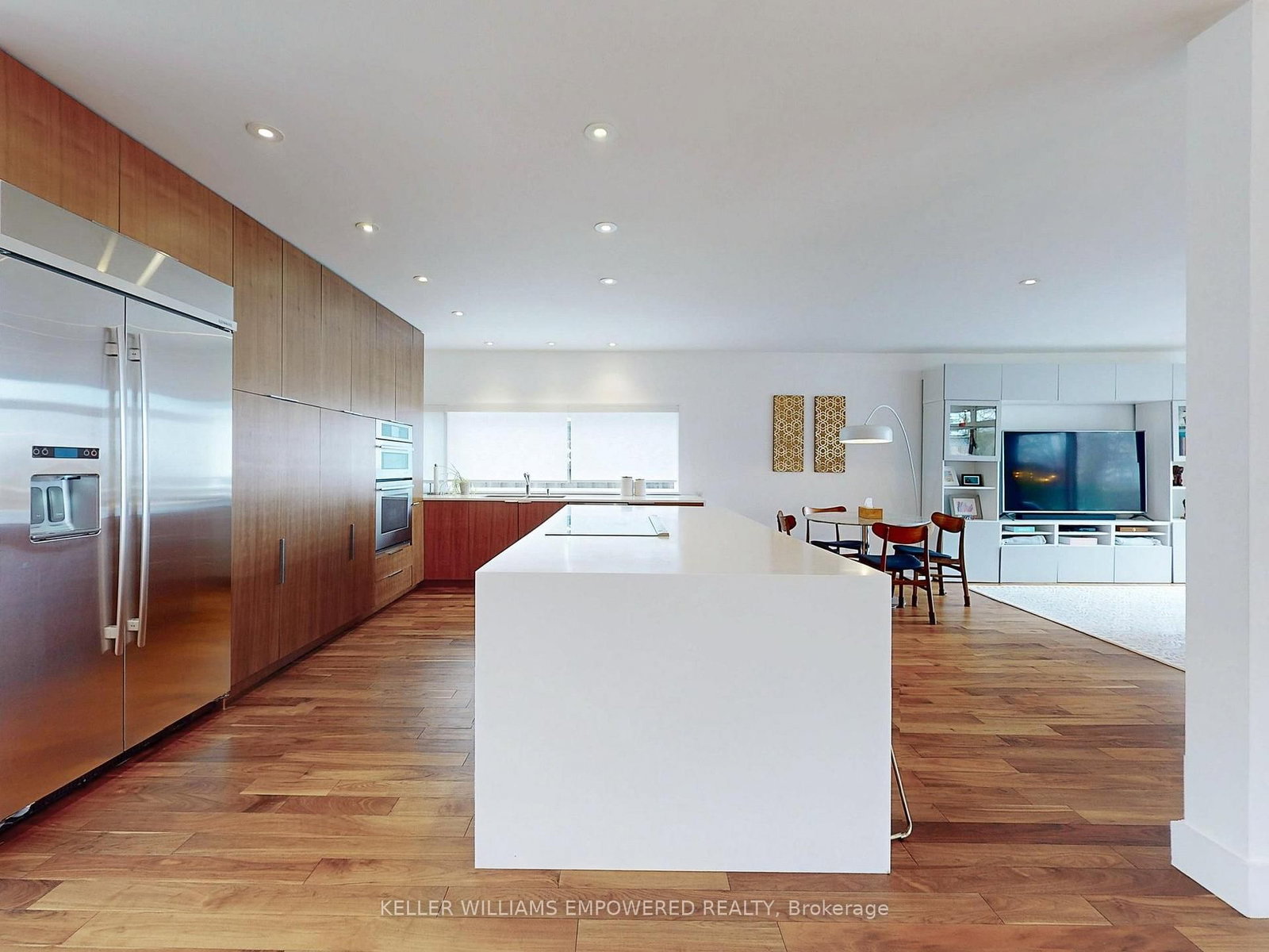 9 Fenwood Heights • Toronto, ON photo 9