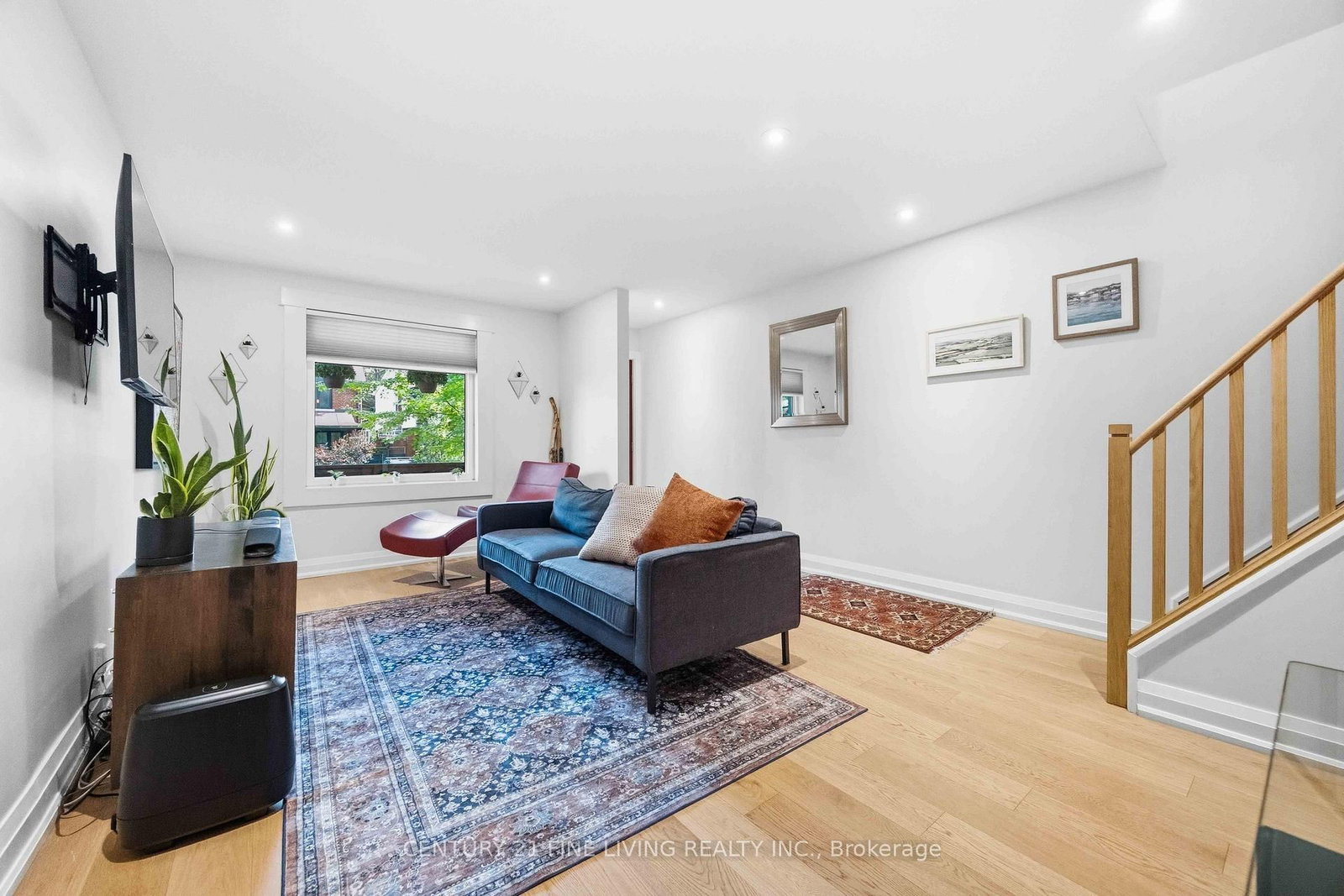 294 Gainsborough Road • Toronto, ON photo 11