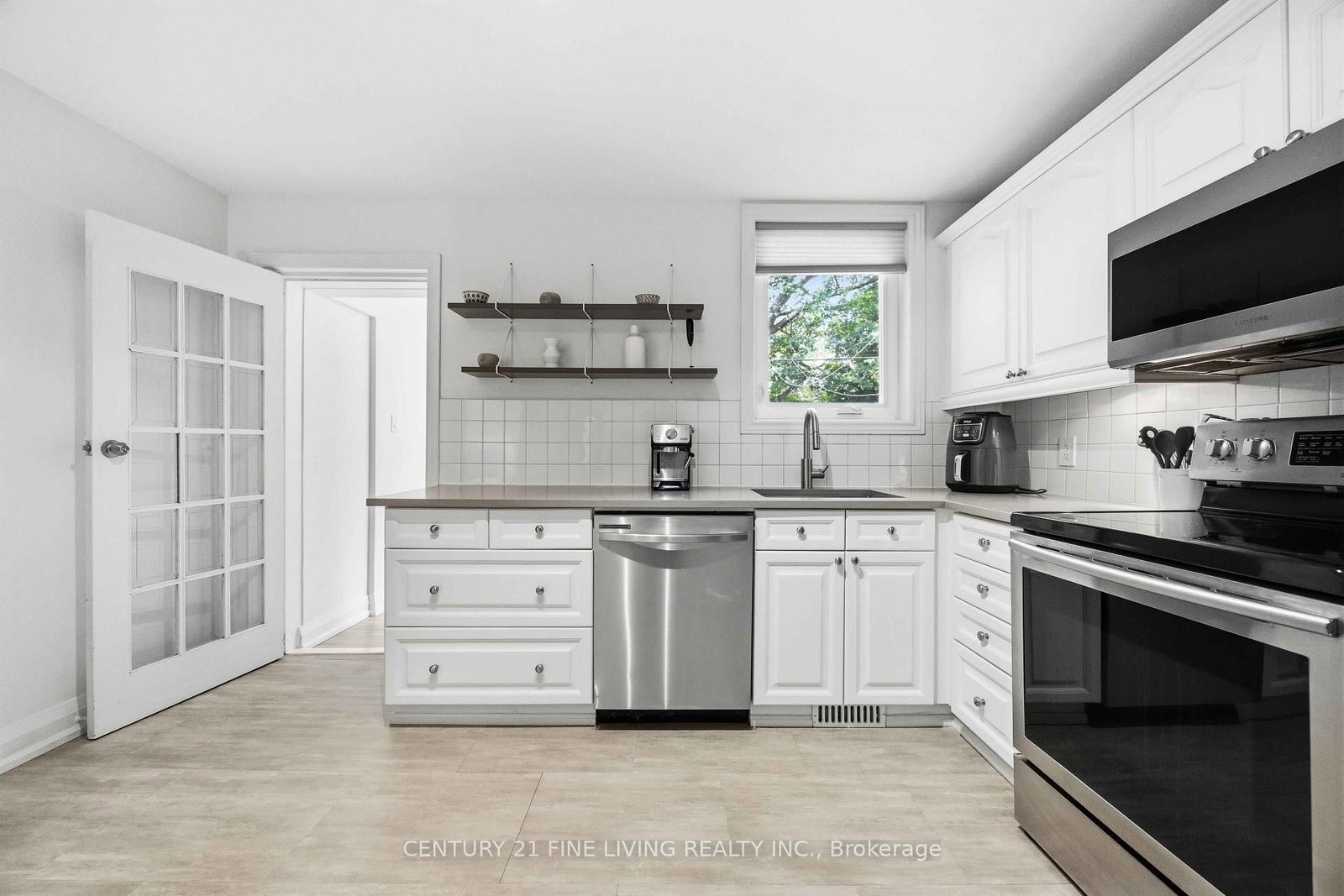 294 Gainsborough Road • Toronto, ON photo 18