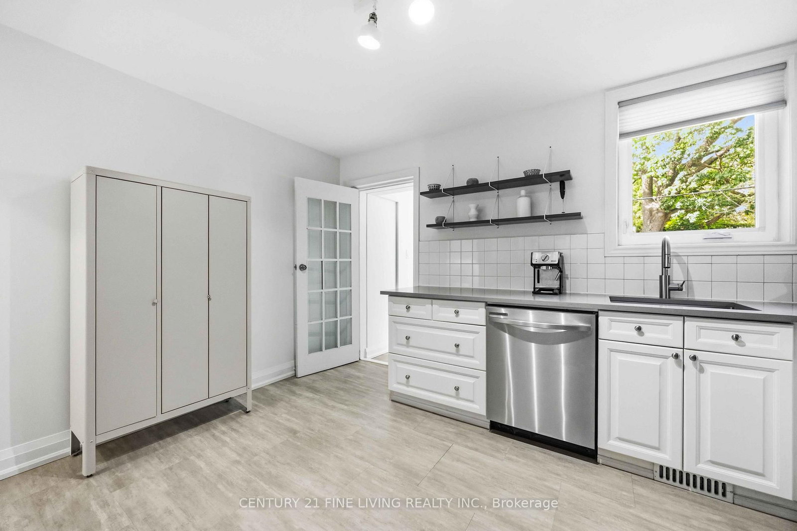 294 Gainsborough Road • Toronto, ON photo 19