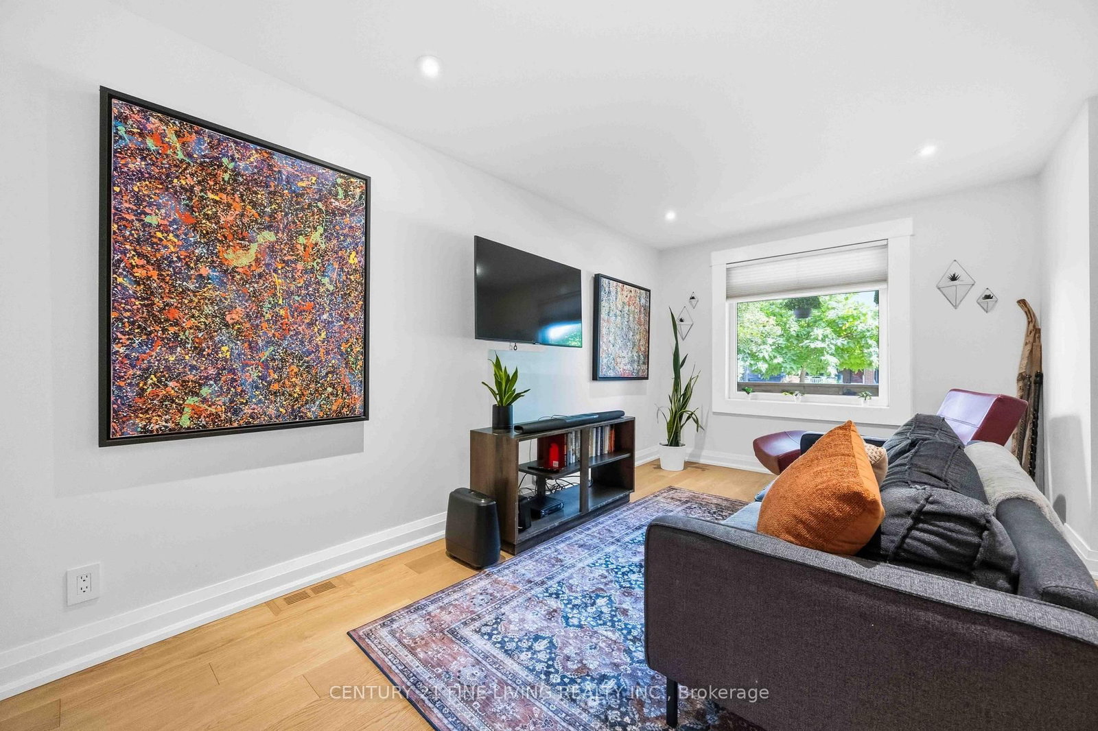 294 Gainsborough Road • Toronto, ON photo 7