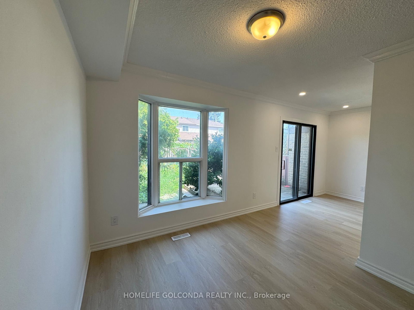 12 Grenbeck Drive • Toronto, ON photo 4