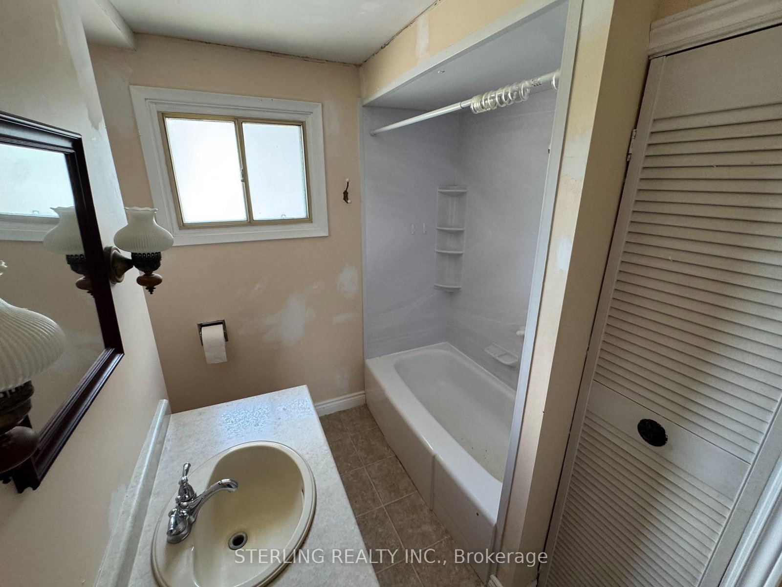 817 Jomar Avenue • Pickering, ON photo 12