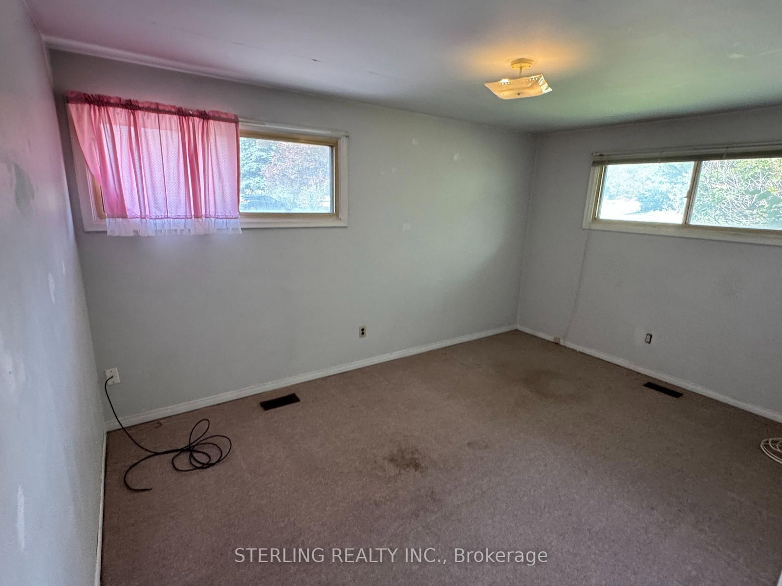 817 Jomar Avenue • Pickering, ON photo 14