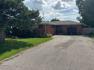 817 Jomar Avenue • Pickering, ON photo 2