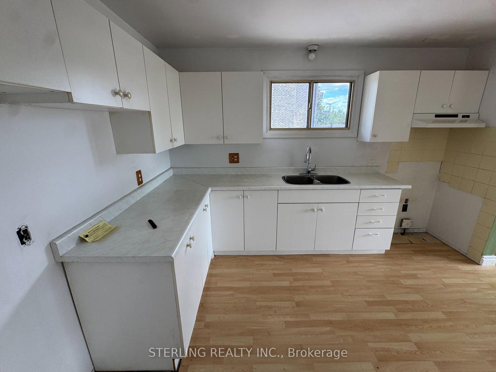 817 Jomar Avenue • Pickering, ON photo 6
