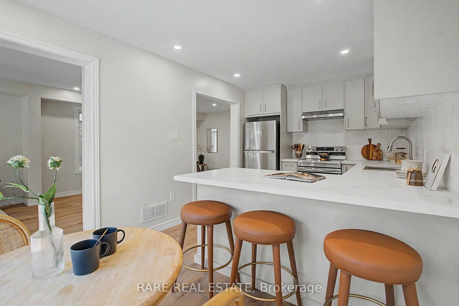 521 Hickory Street N • Whitby, ON photo 14