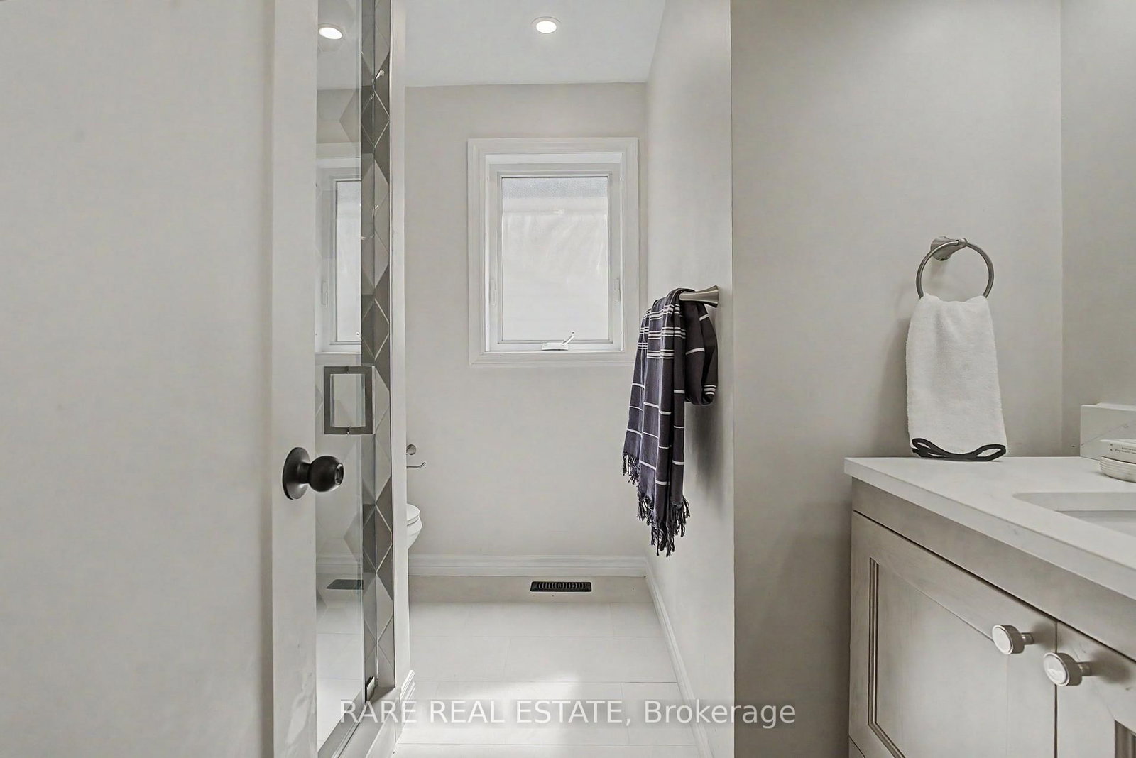 521 Hickory Street N • Whitby, ON photo 23