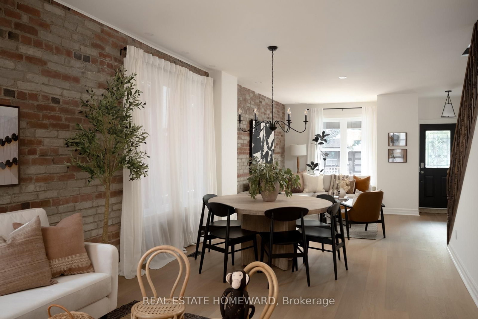 188 Hastings Avenue • Toronto, ON photo 6
