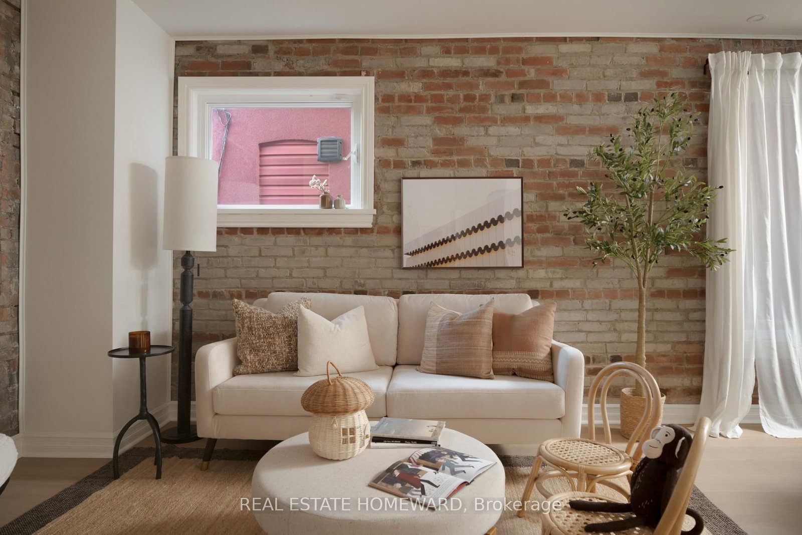 188 Hastings Avenue • Toronto, ON photo 8